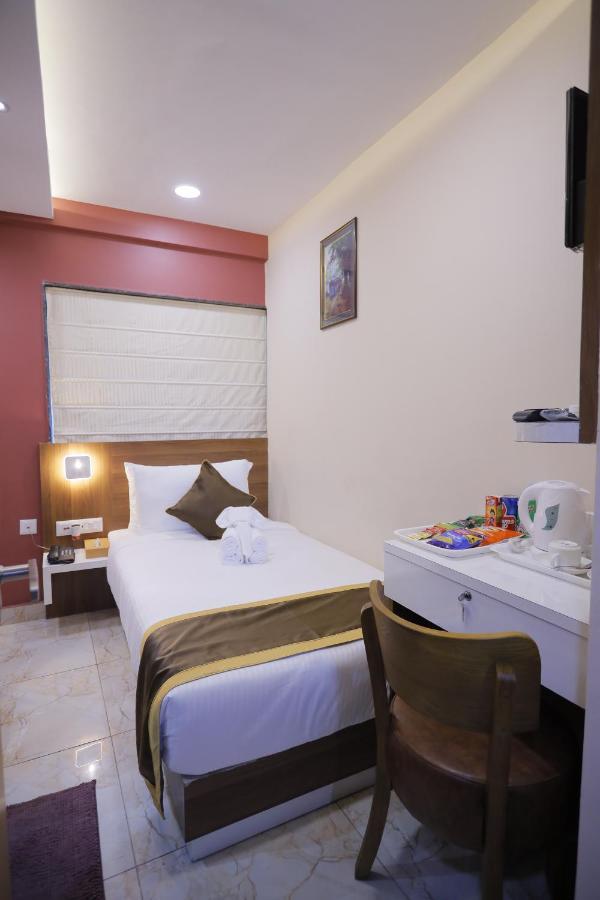 The Avenue Hotel Ballygunge Calcutta Exterior foto